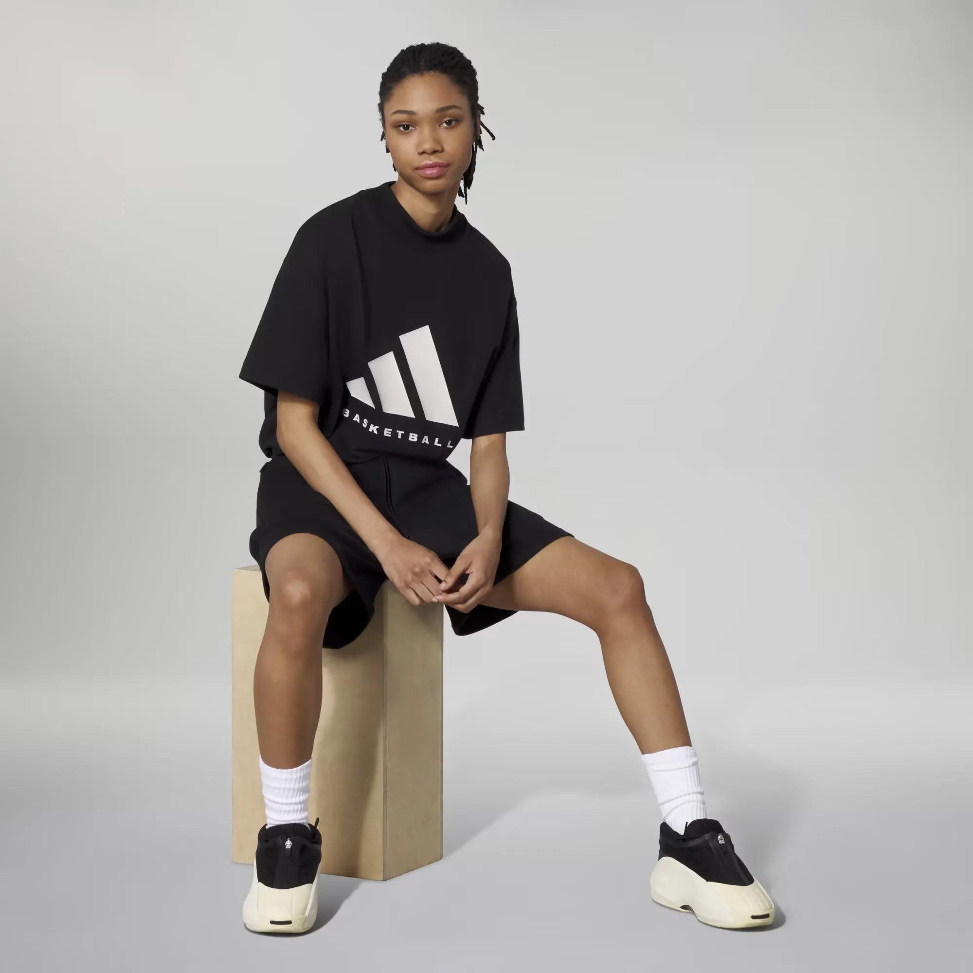 Adidas Originals | BASKETBALL T-SHIRT  { BLACK