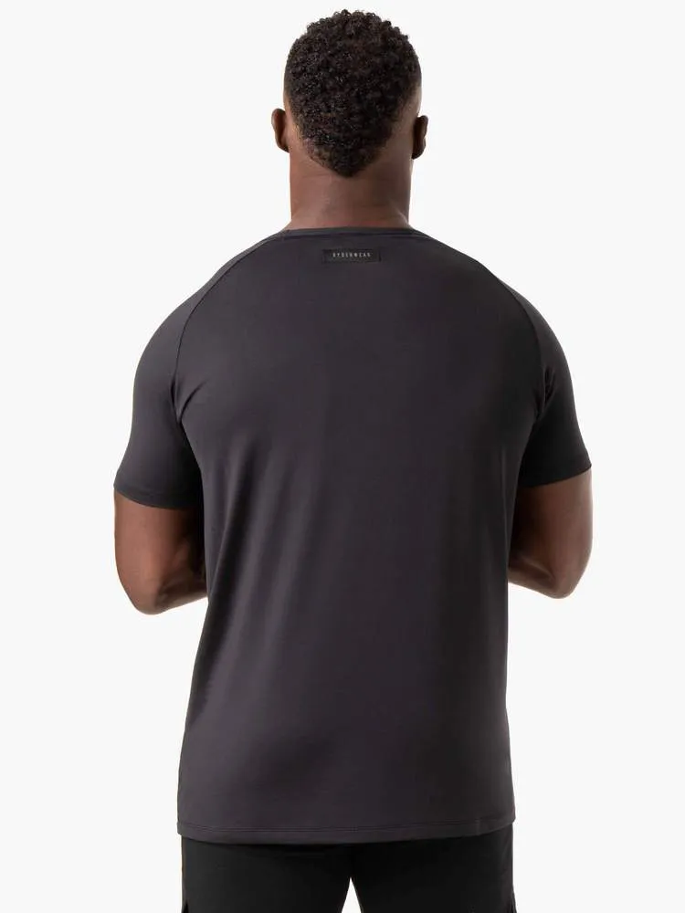 ENDURANCE T-SHIRT BLACK