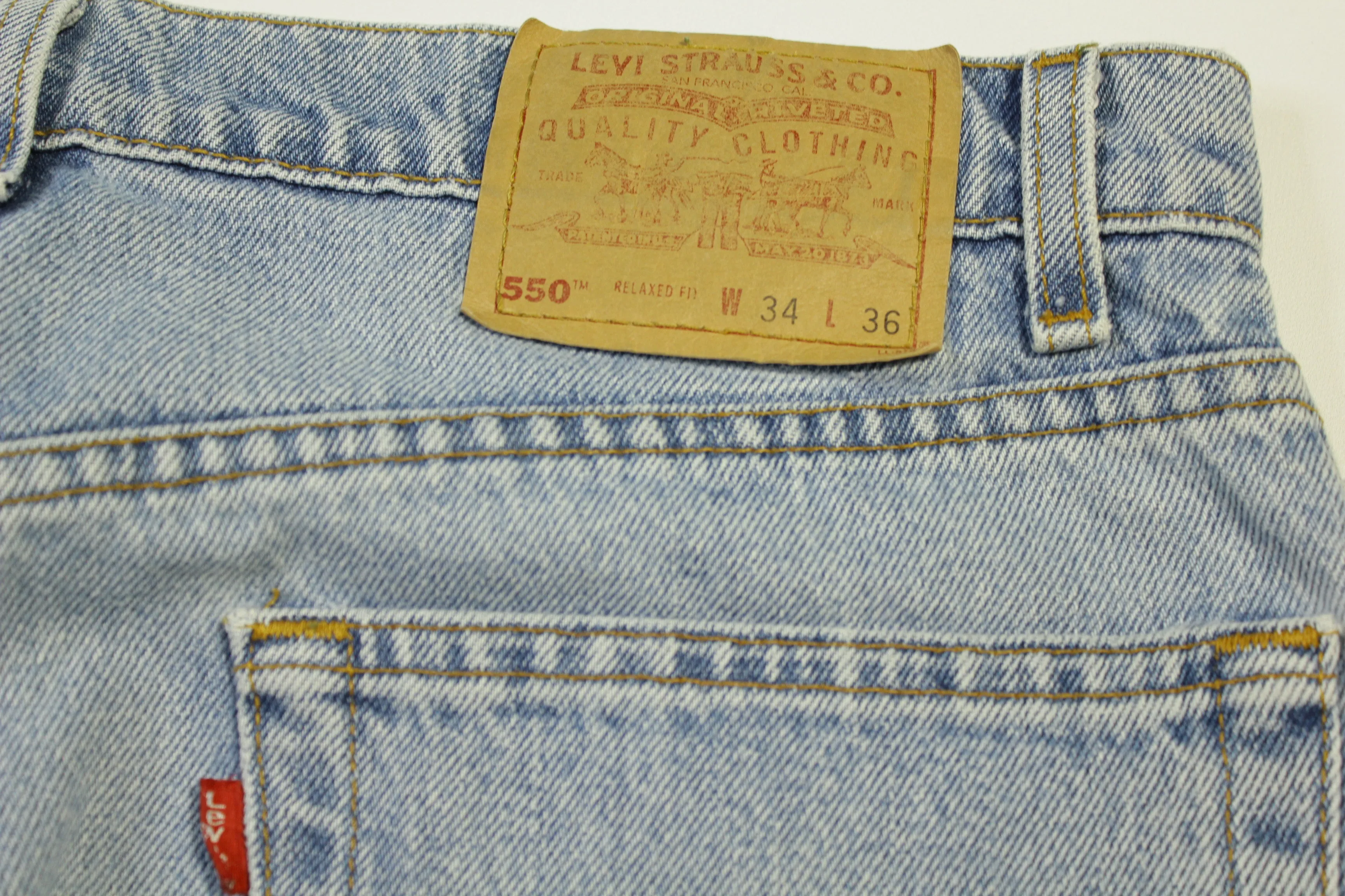 Levis 550 Vintage 90's Relaxed Fit Light Wash Denim Blue Jeans